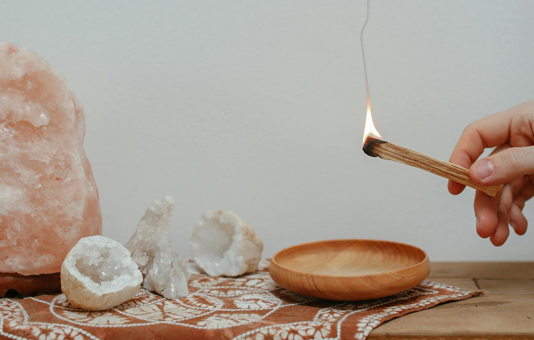 ¿Cómo limpiar piedras energéticas y naturales? Guía completa para purificar y activar tus cristales