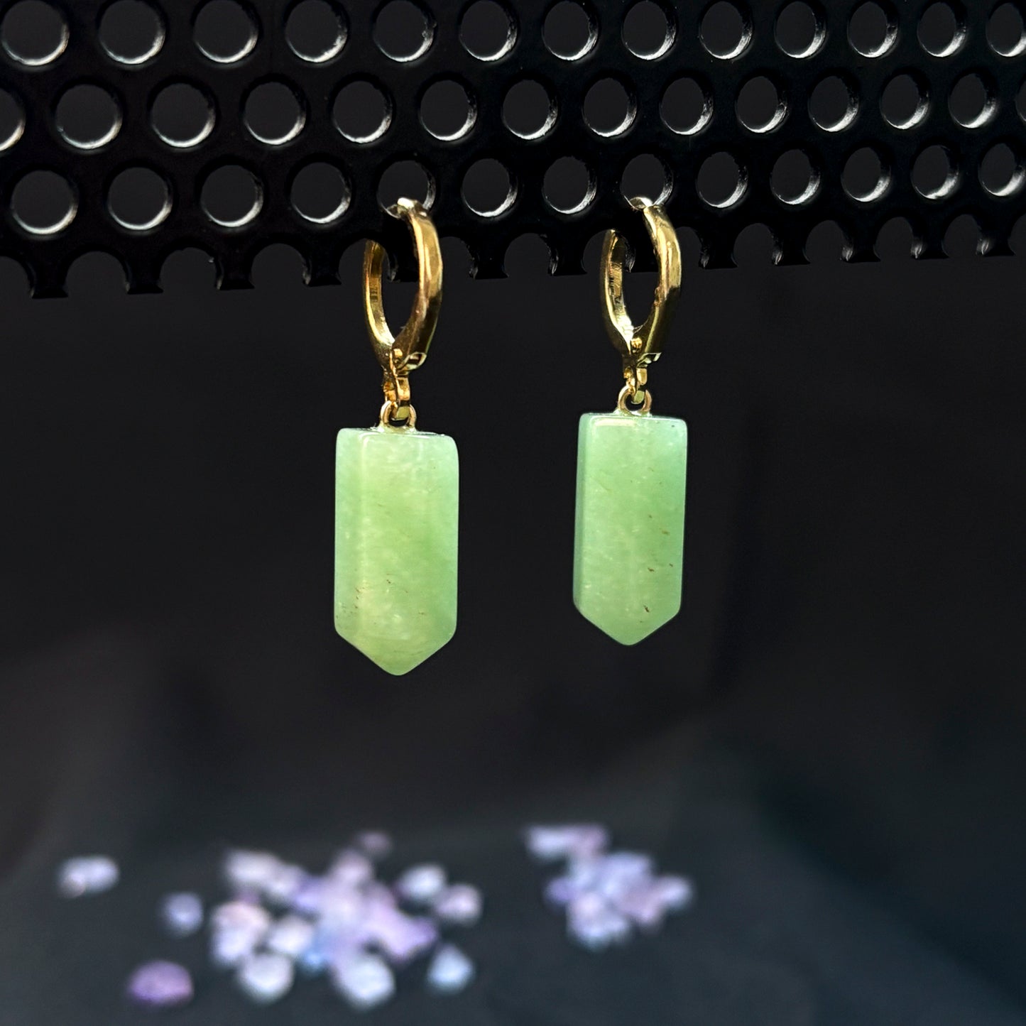 Aros enchape en oro 18k con piedra cuarzo verde