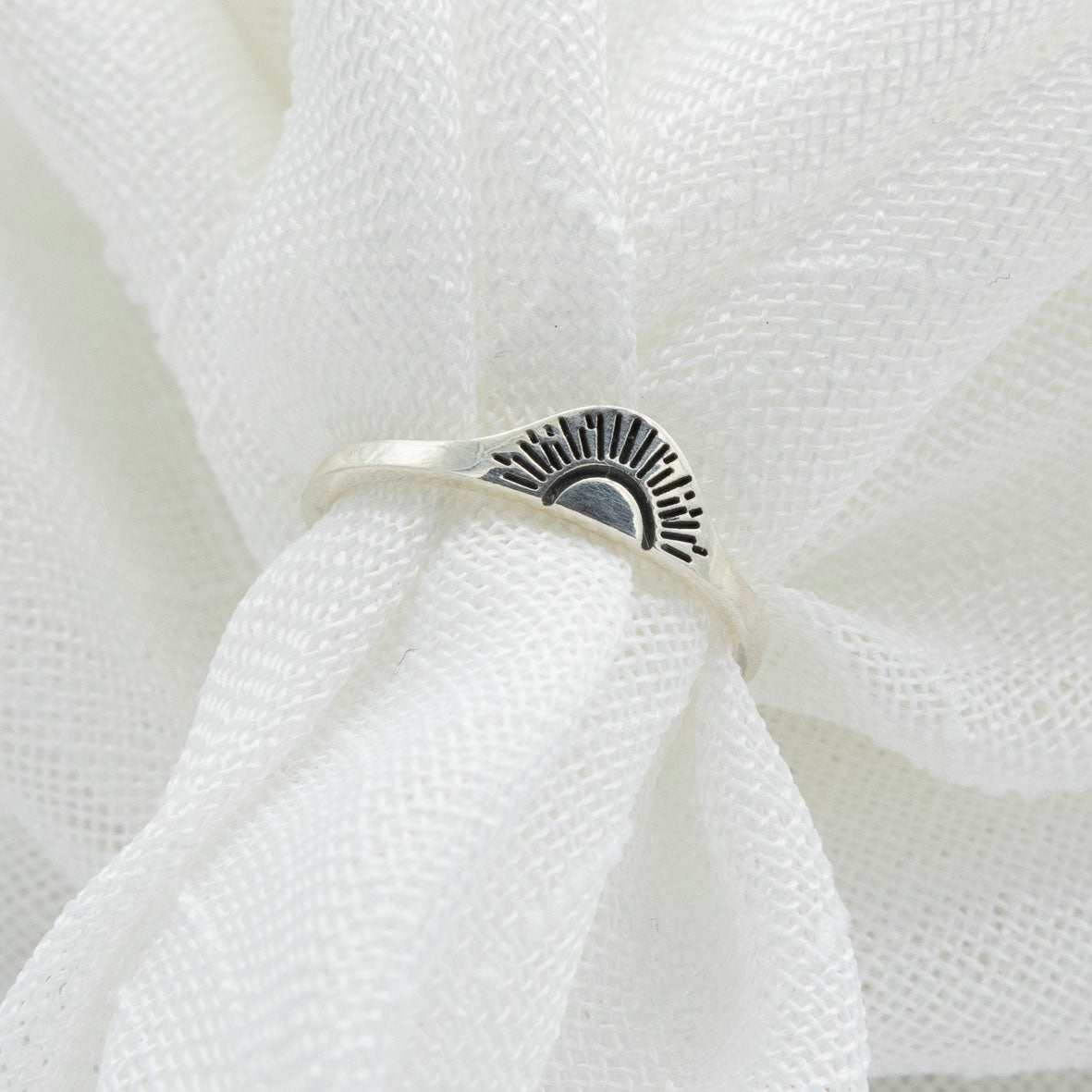 Anillo de plata 925 con diseño de atardecer