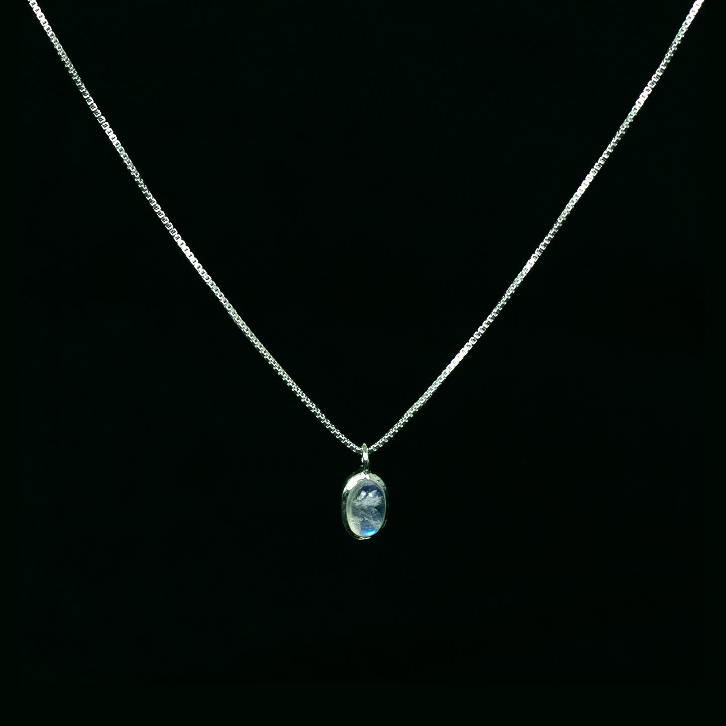 Collar Piedra Luna Selene Ovalado