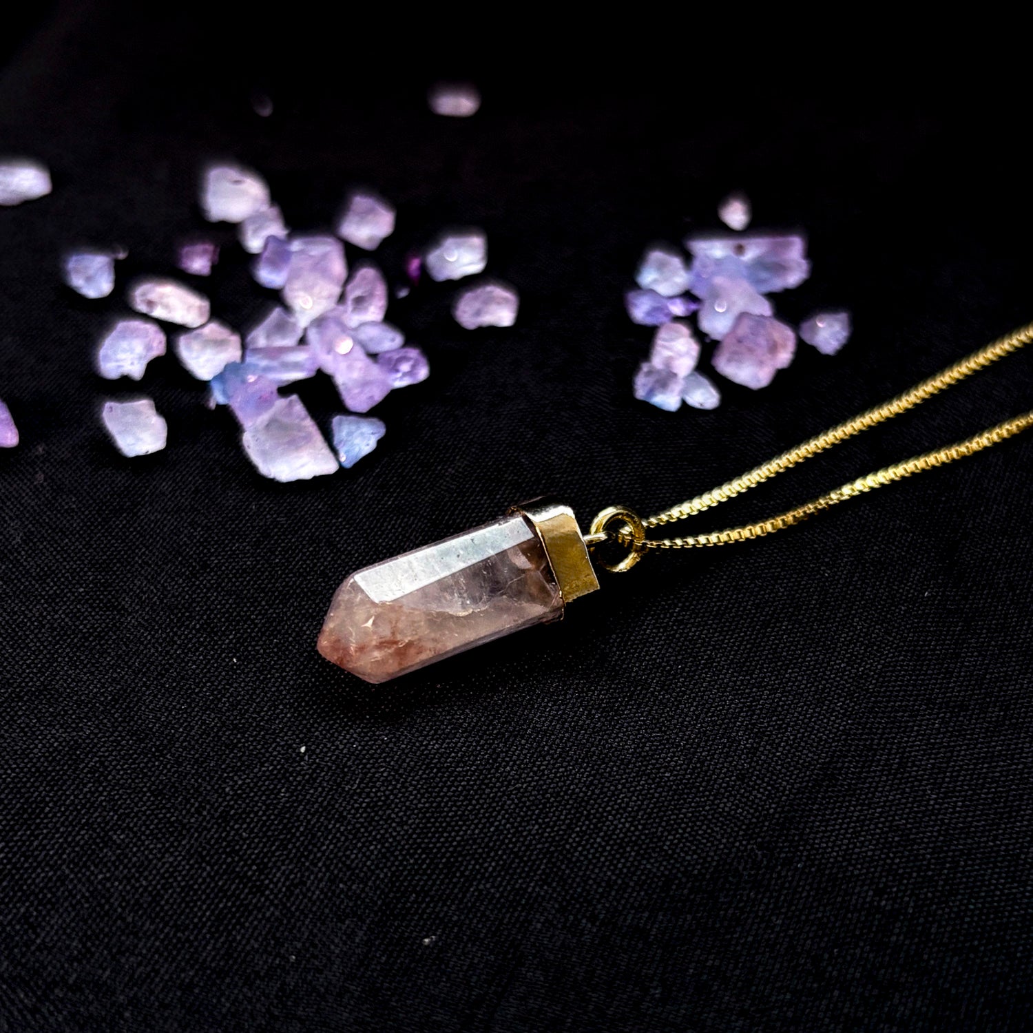 Collar enchape en oro 18k con punta amatista