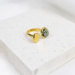 anillo enchapado en oro con piedra turquesa africana