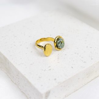 anillo enchapado en oro con piedra turquesa africana